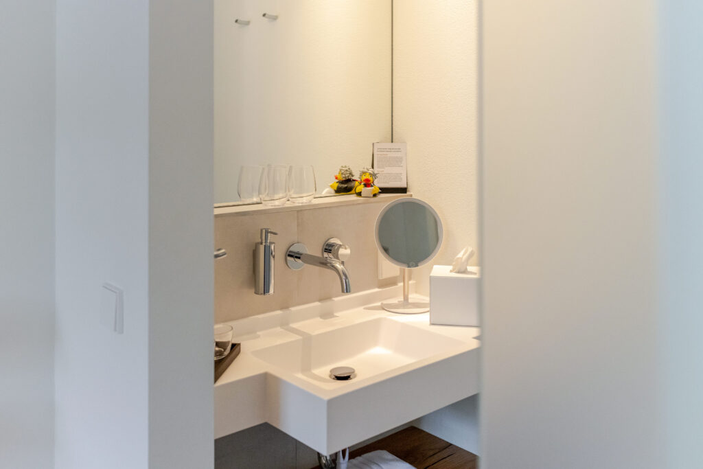 mesnerhaus-boutique-hotel-zimmer-boutique-waschbecken