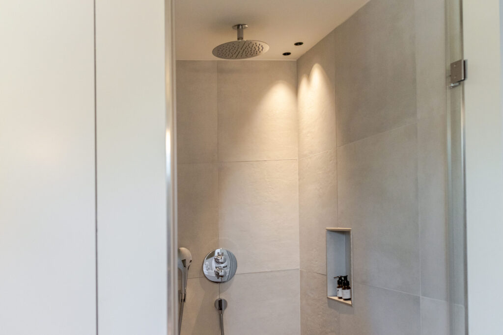 mesnerhaus-boutique-hotel-zimmer-prestige-dusche