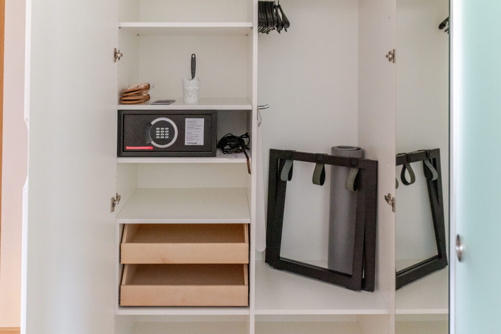 mesnerhaus-boutique-hotel-zimmer-prestige-schrank