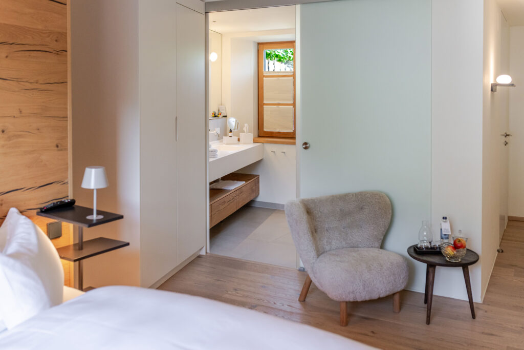mesnerhaus-boutique-hotel-zimmer-prestige-sessel