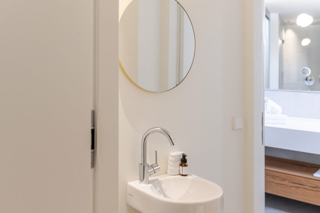 mesnerhaus-boutique-hotel-zimmer-prestige-wc-waschbecken