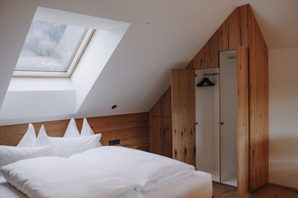 mesnerhaus-boutique-hotel-zimmer-signature-schrank