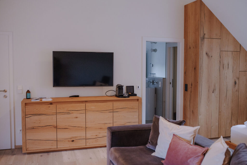 mesnerhaus-boutique-hotel-zimmer-signature-tv