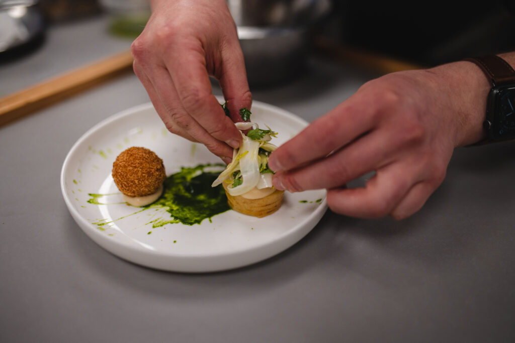 Fine-Dining-Gericht im Mesnerhaus Gourmet-Restaurant